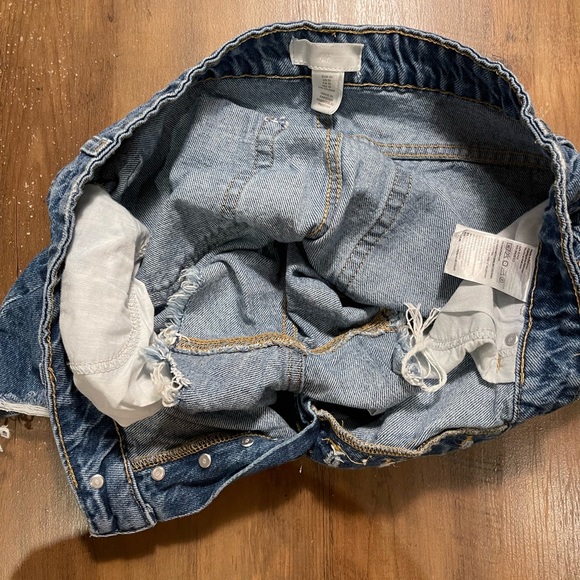 Ripped high rise denim shorts - Picture 6 of 7